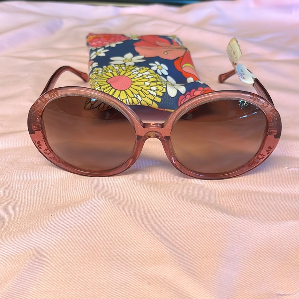 Trina Turk “Lunan” sunglasses NWT